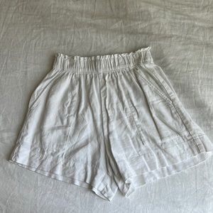 Abercrombie & Fitch xxs white linen blend shorts